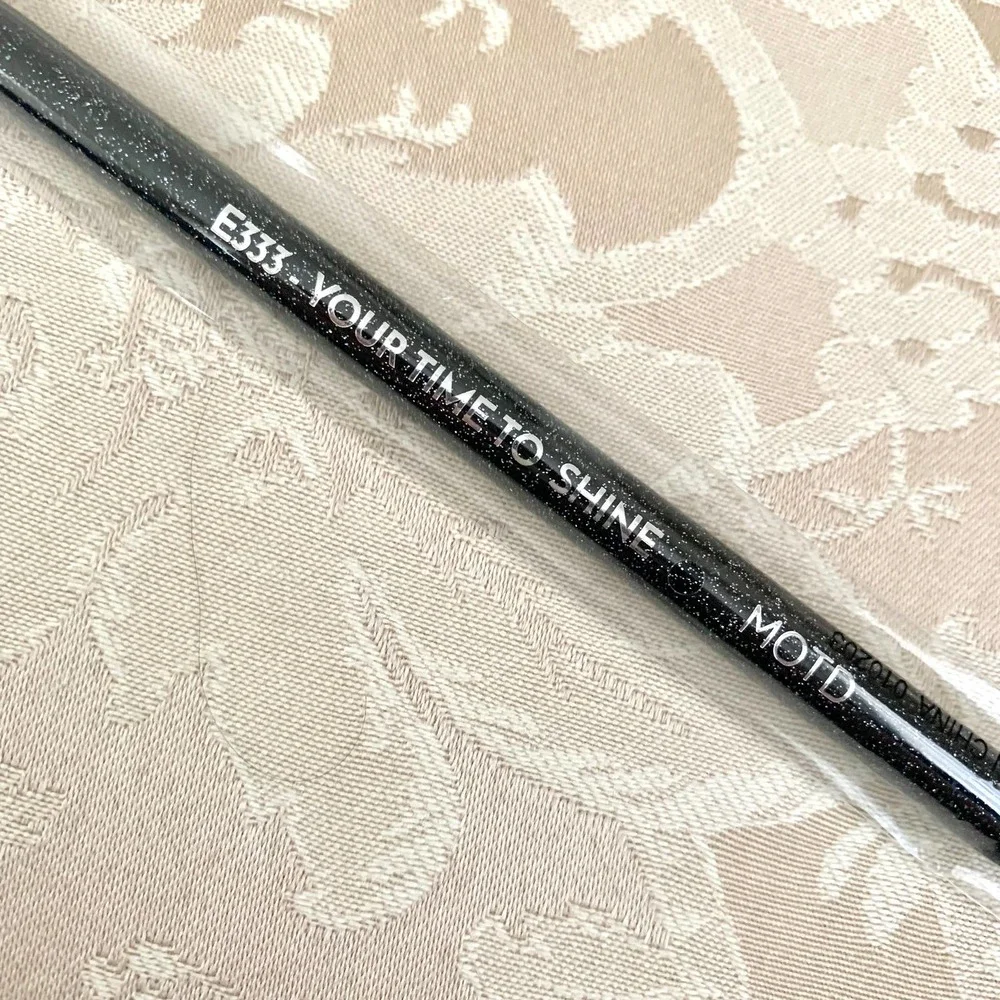 3/$15 MOTD E333 Your Time To Shine Highlighter Brush